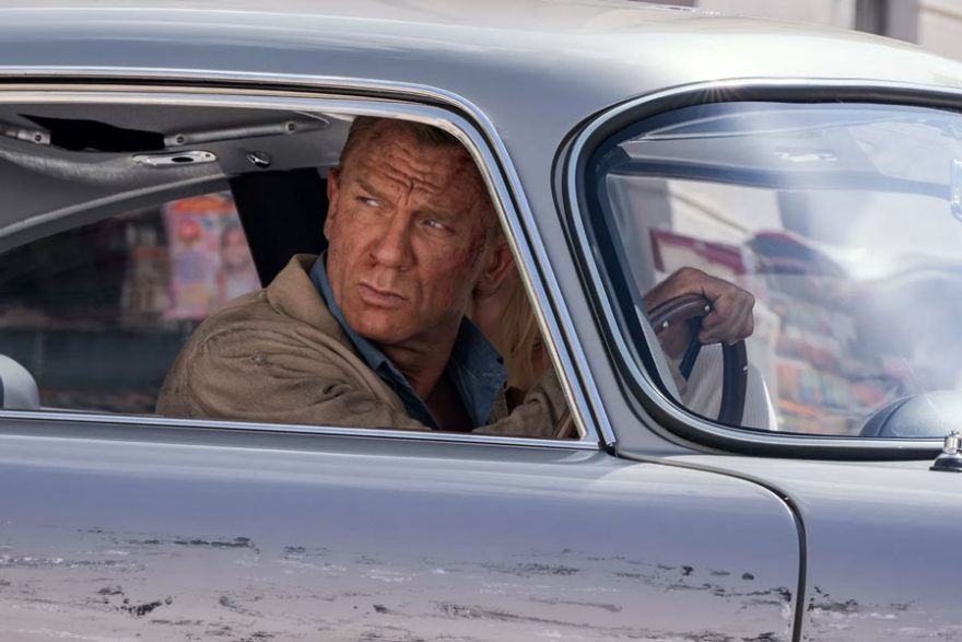 Джеймс Бонд