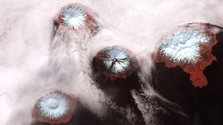 an-enormous-supervolcano-might-be-lurking-underneath-alaskas-islands_resize_md