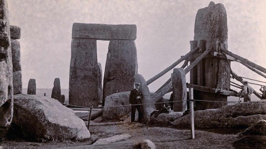 Rebuilding-Stonehenge-in-1901-swns