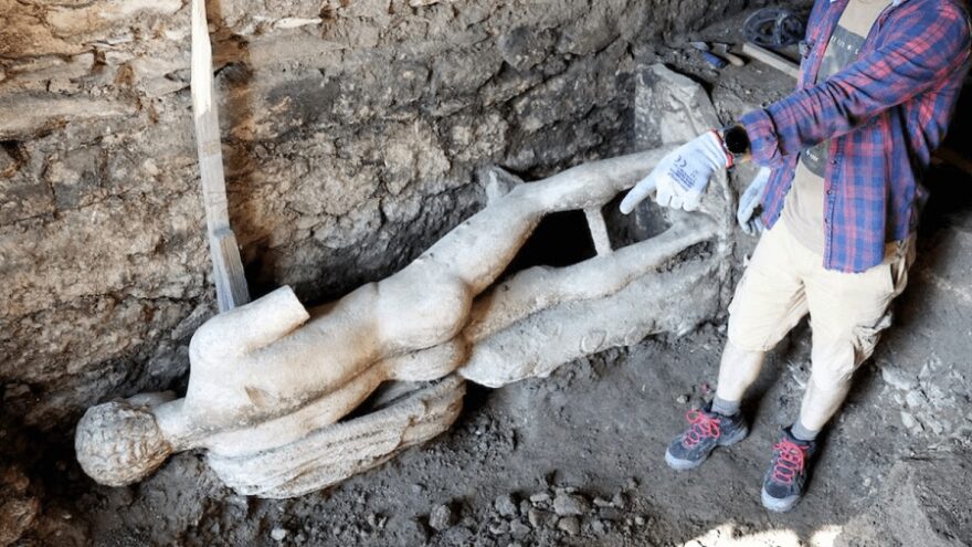 Greek sculpture of Hermes