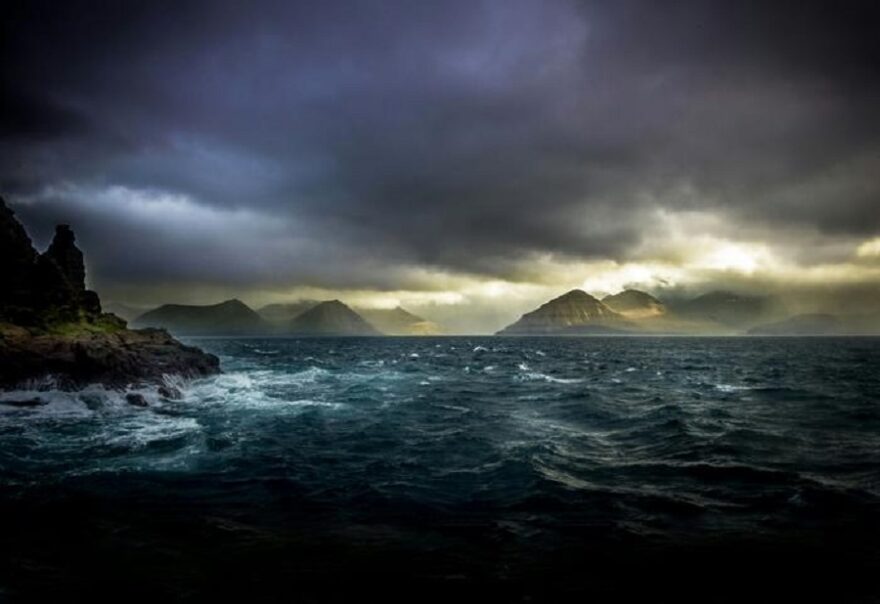 Low-Res_PHOTO Scientists unearth oceans and continents “tag-team” devasted life millions of years ago