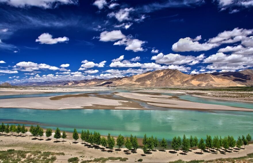 Brahmaputra_River,_Shigatse