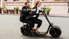 Градската логистика като бизнес стратегия: Как леките електрически превозни средства променят ежедневието