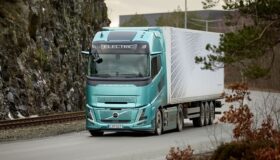 Китай тества камиони с натриево-йонни батерии в изпитание от 15 000 км при екстремни условия
