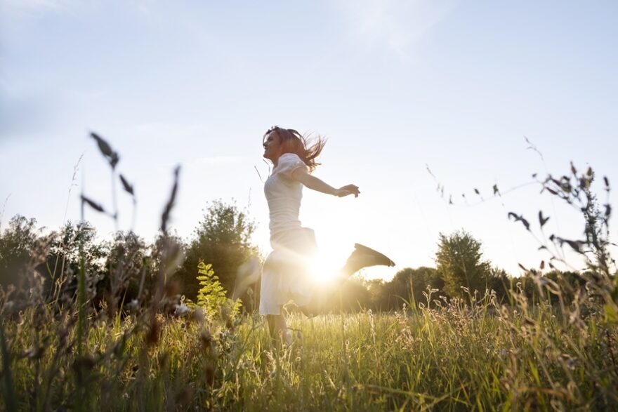full-shot-woman-running-outdoors