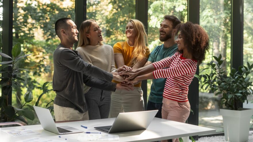labor-union-members-working-together